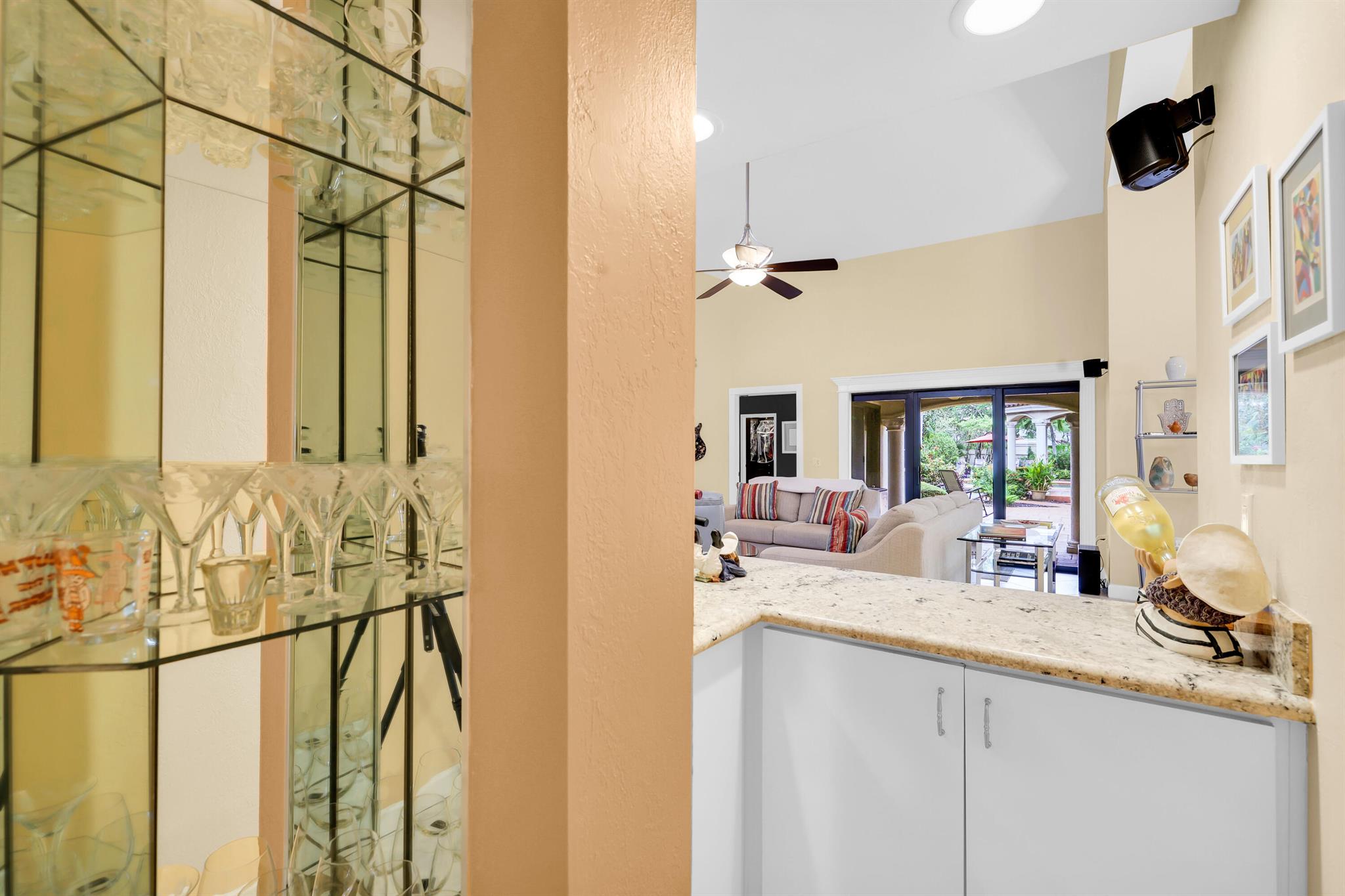 VILLA DESTE CONDO - Residential