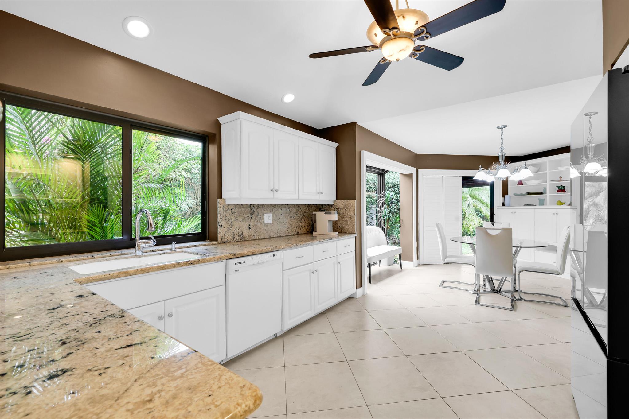 VILLA DESTE CONDO - Residential