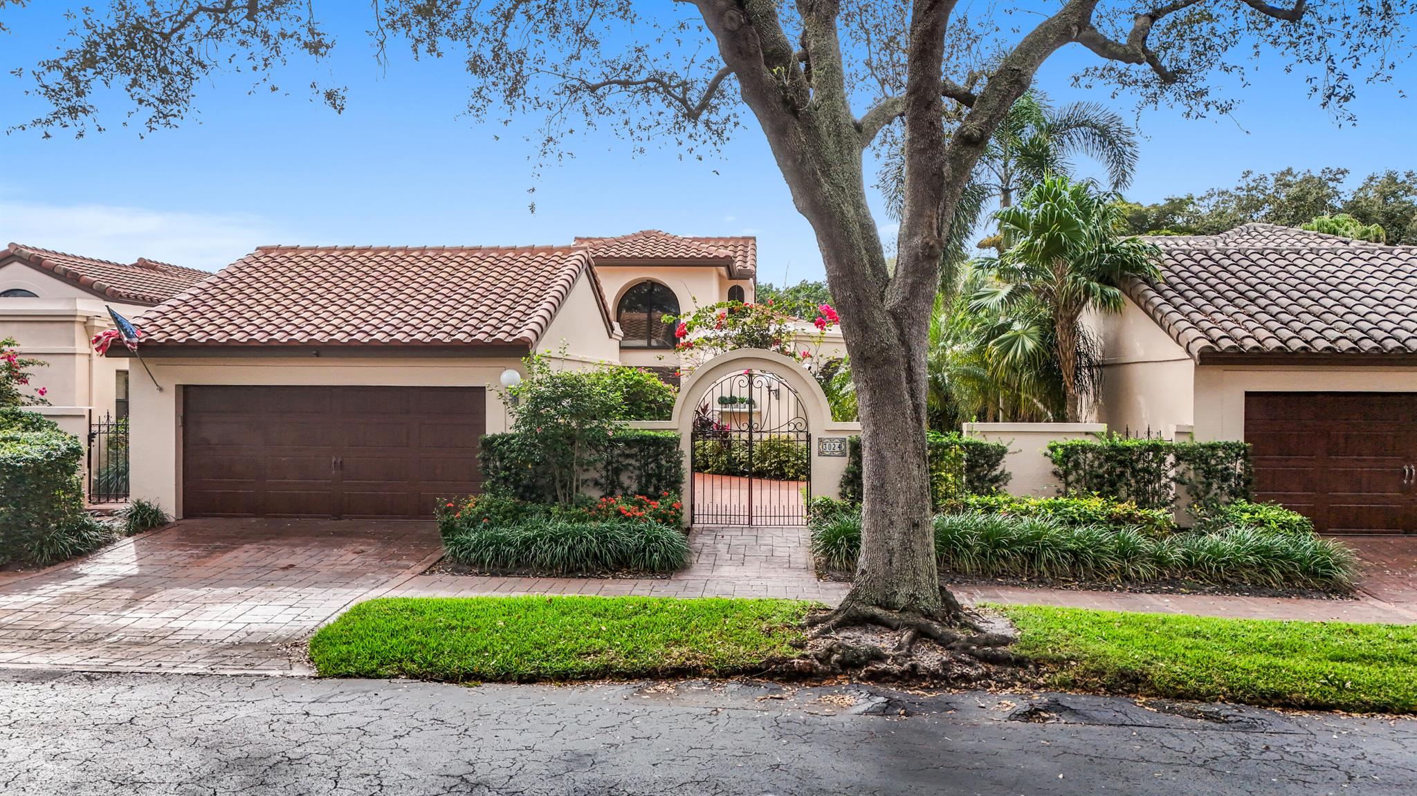 VILLA DESTE CONDO - Residential