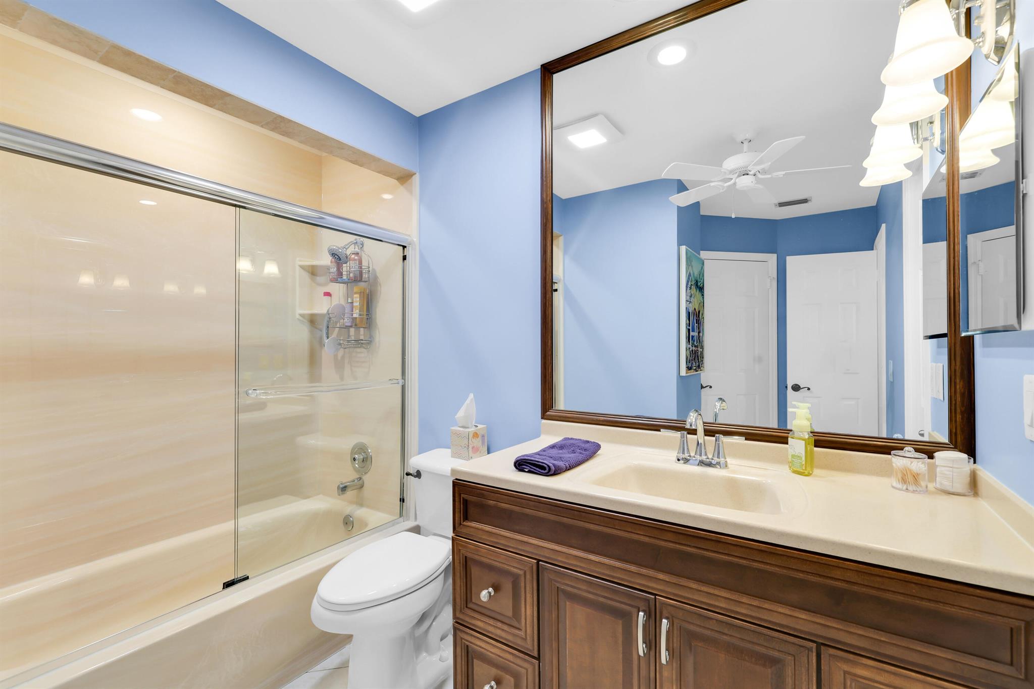 VILLA DESTE CONDO - Residential