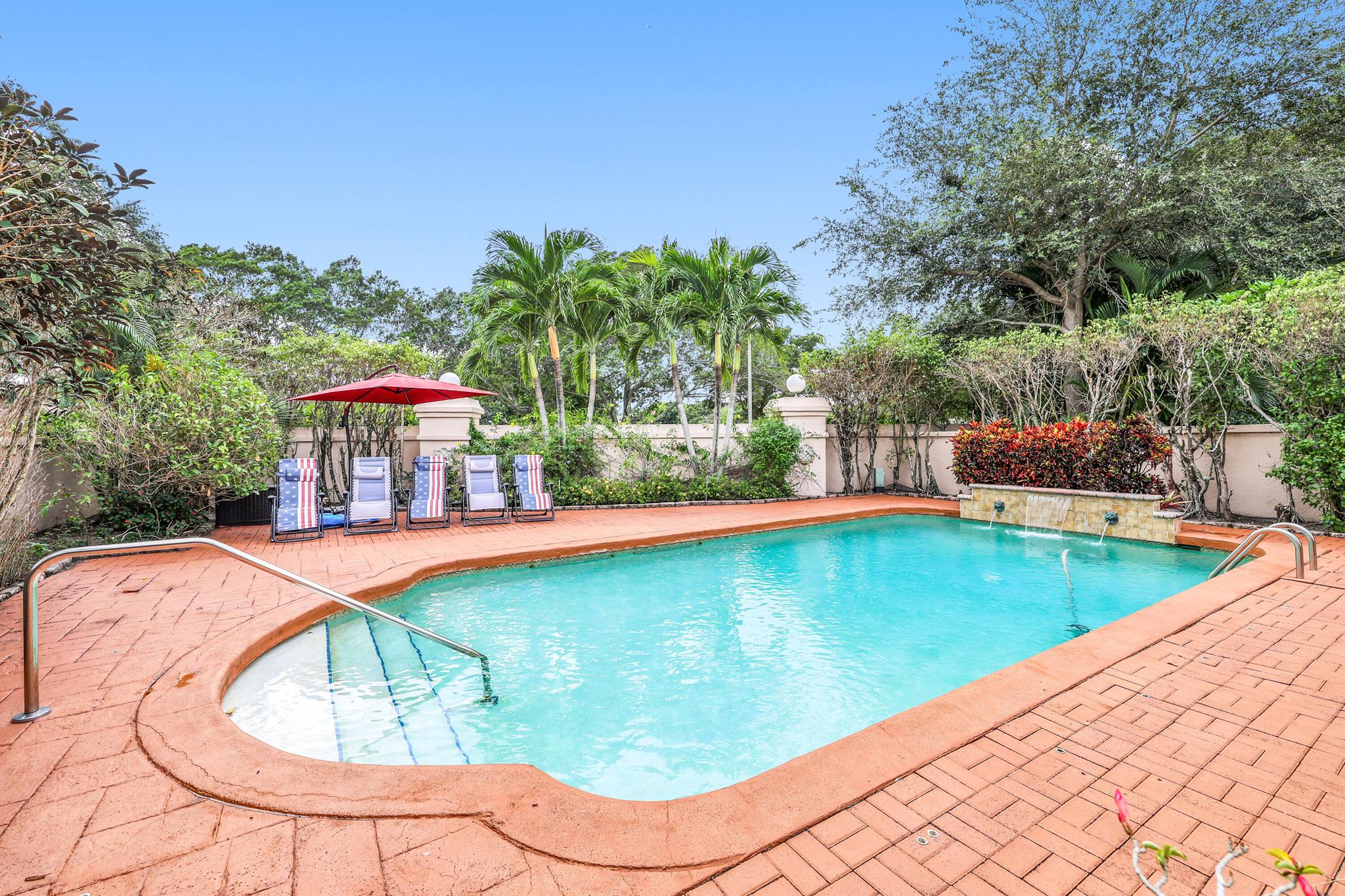 VILLA DESTE CONDO - Residential