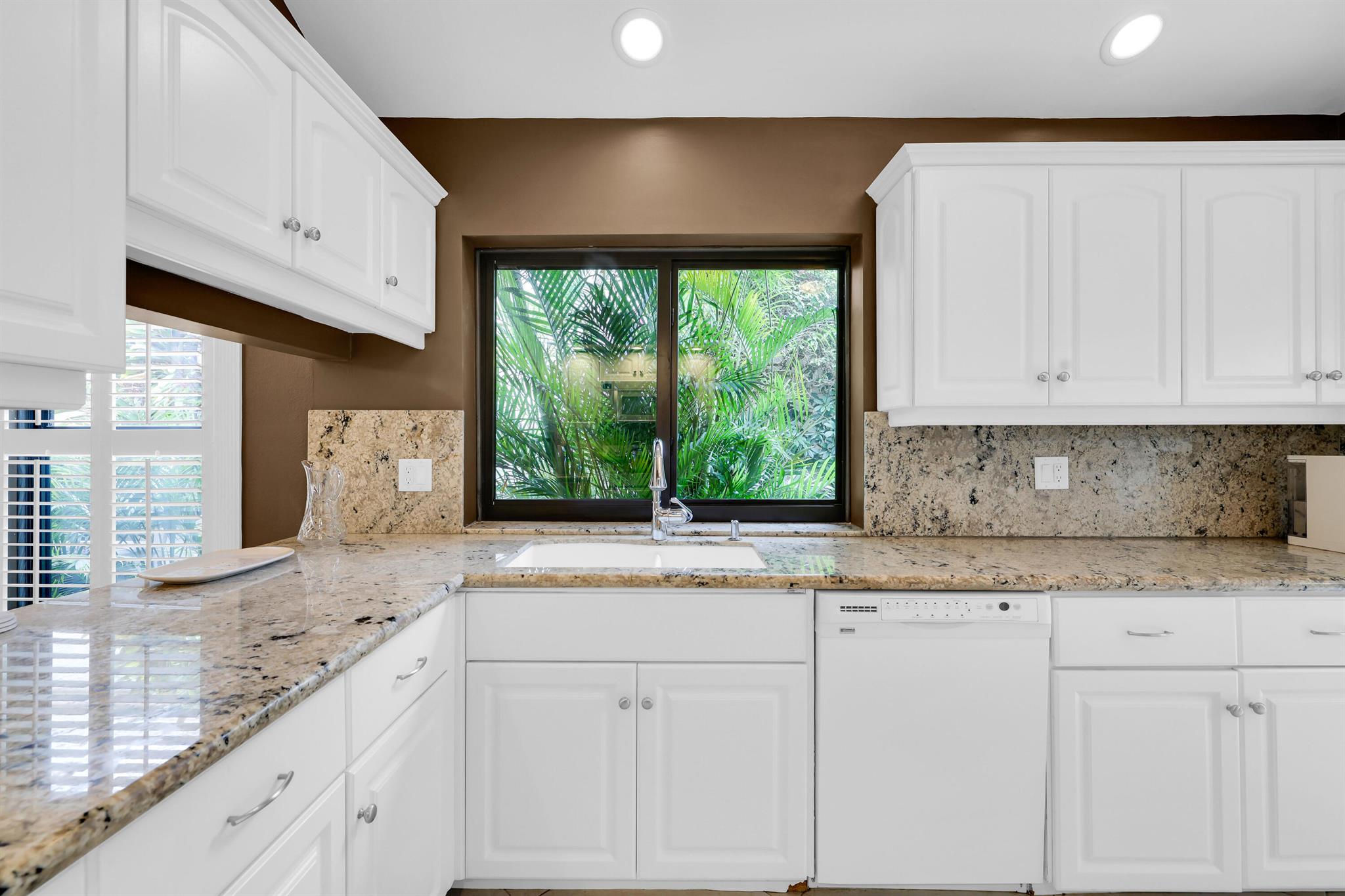 VILLA DESTE CONDO - Residential