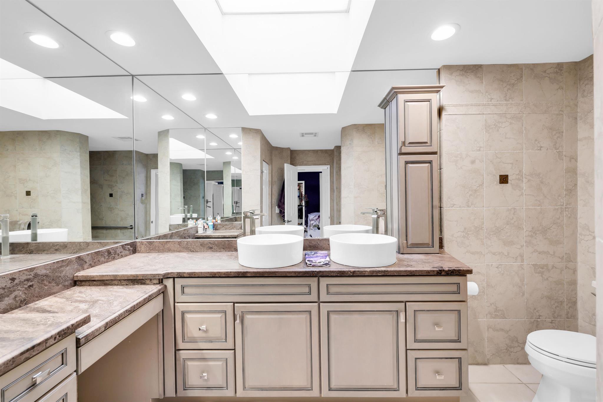 VILLA DESTE CONDO - Residential