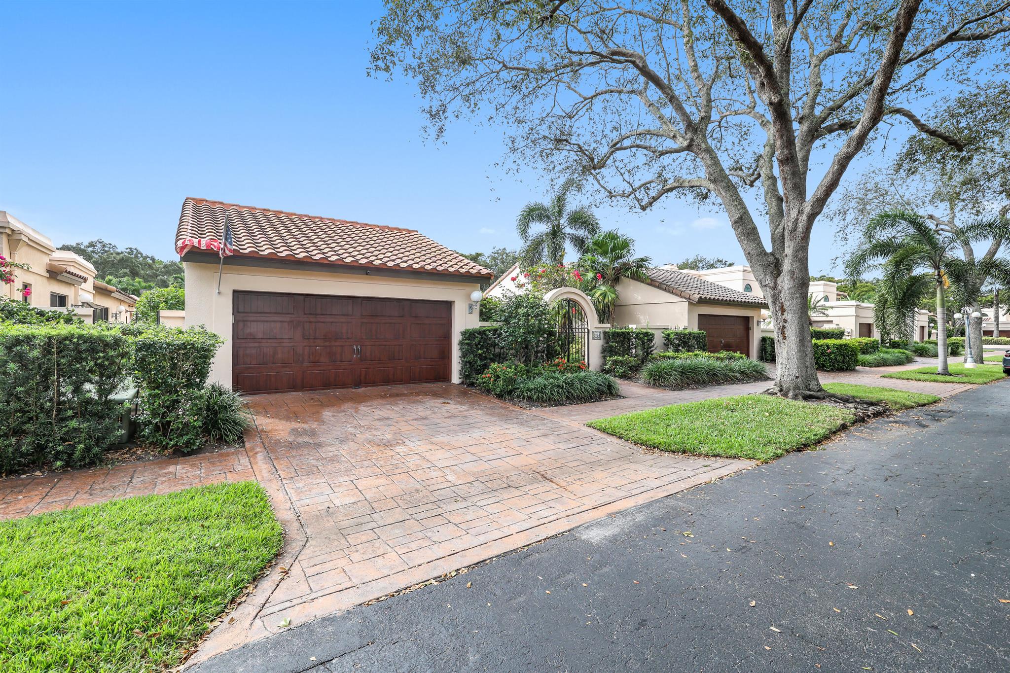 VILLA DESTE CONDO - Residential