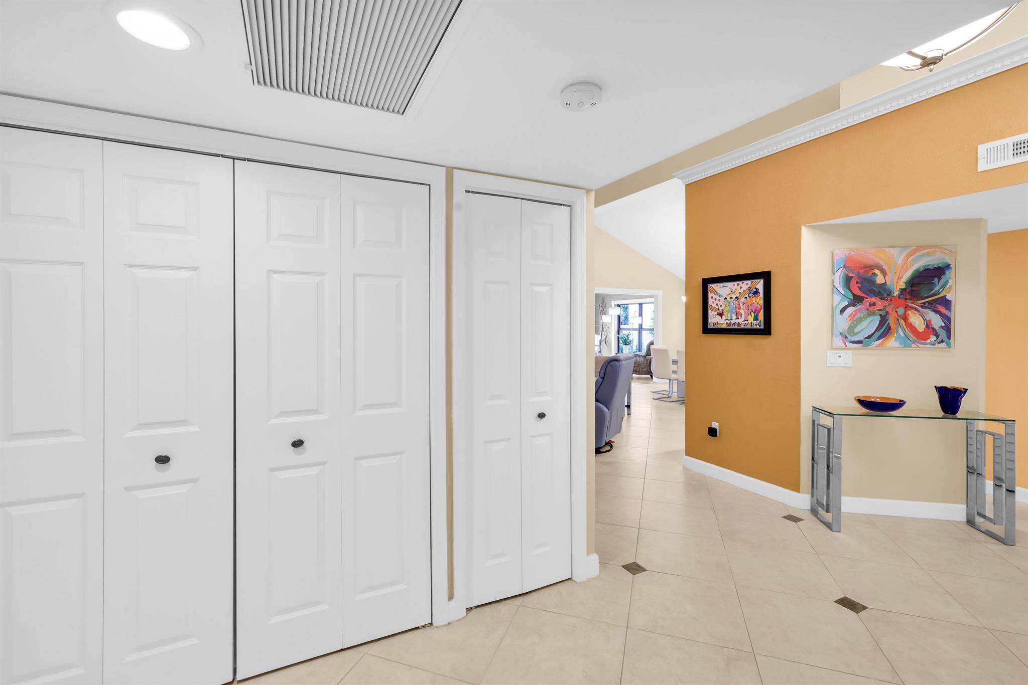 VILLA DESTE CONDO - Residential