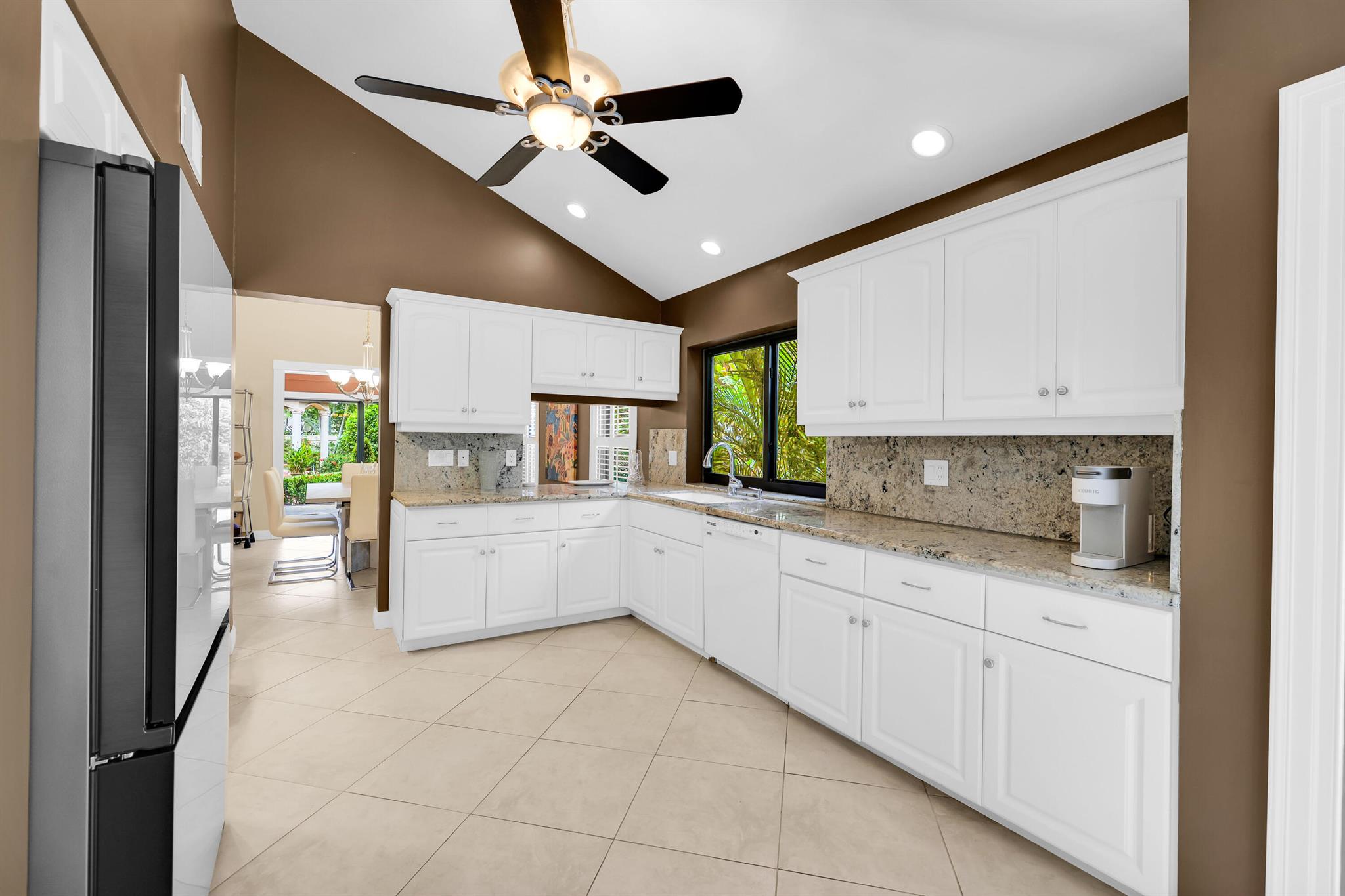 VILLA DESTE CONDO - Residential