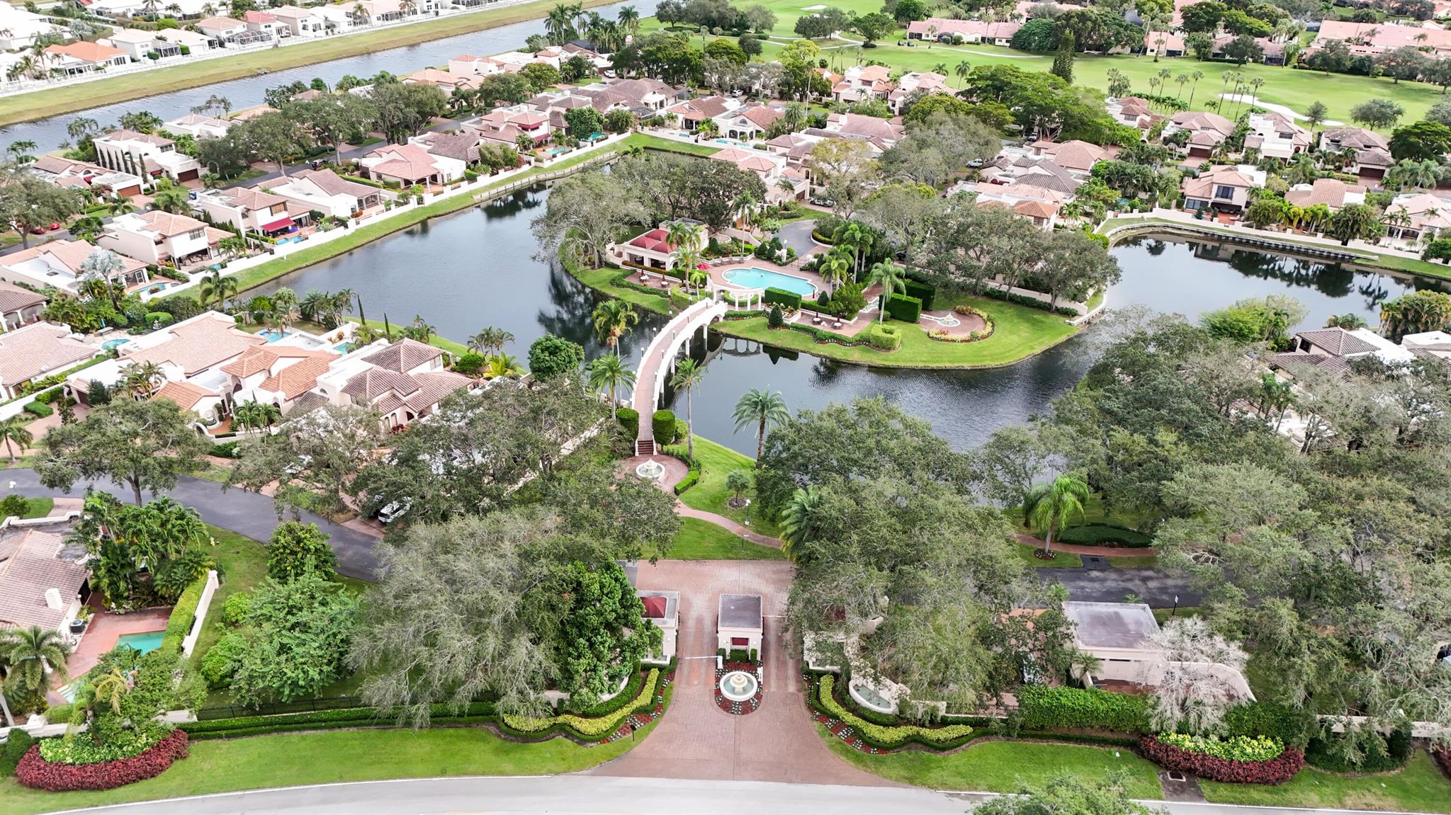 VILLA DESTE CONDO - Residential