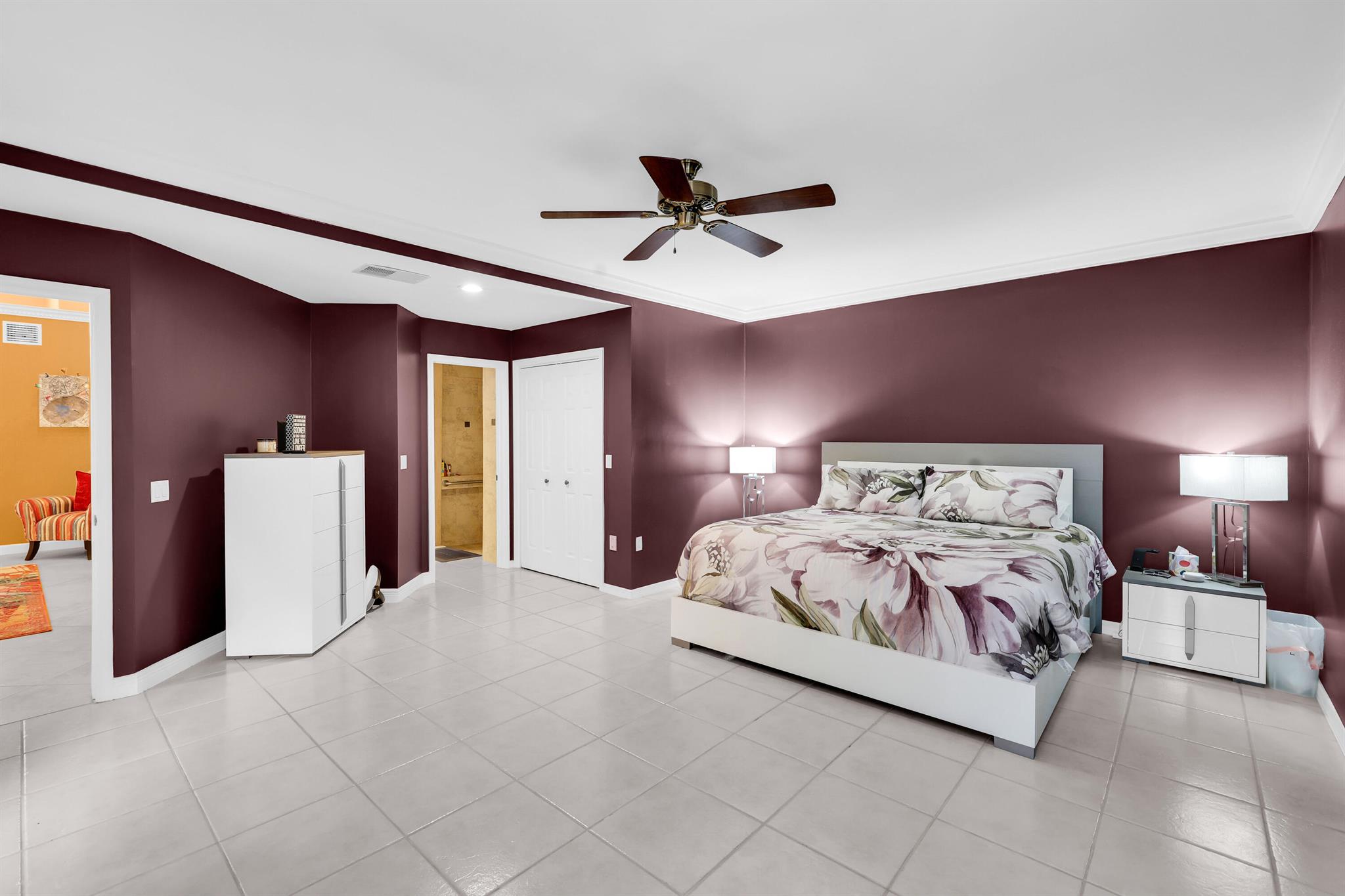 VILLA DESTE CONDO - Residential