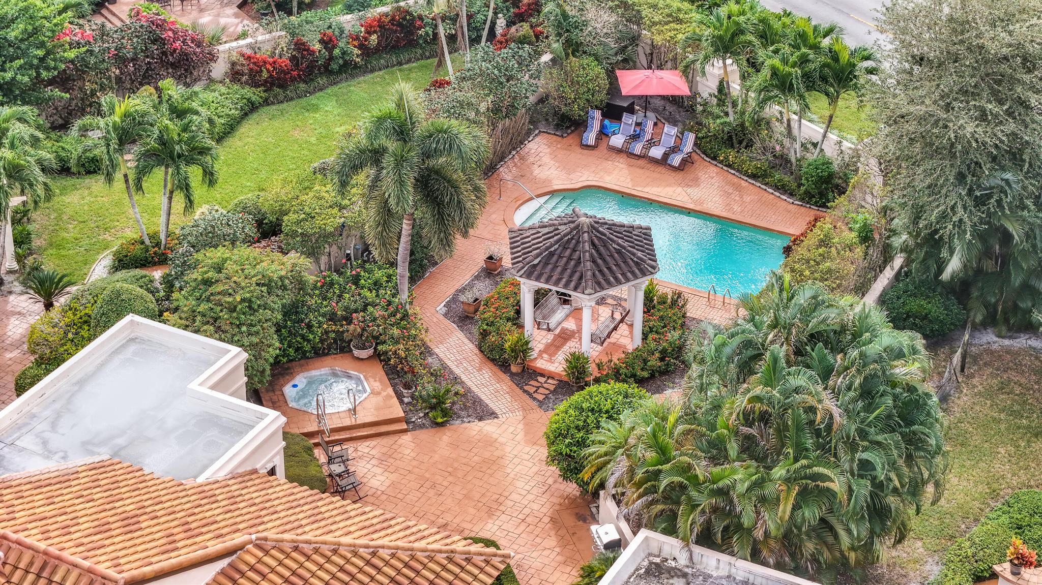 VILLA DESTE CONDO - Residential