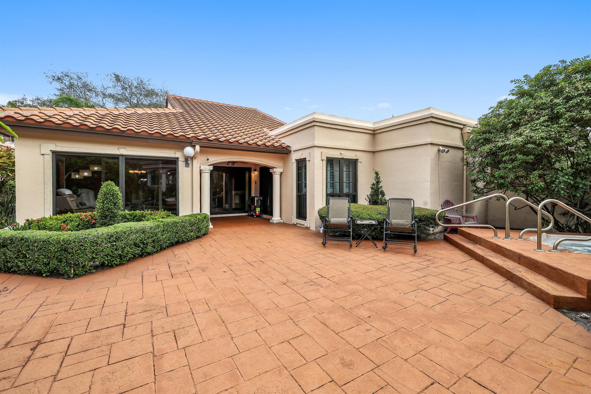 VILLA DESTE CONDO - Residential