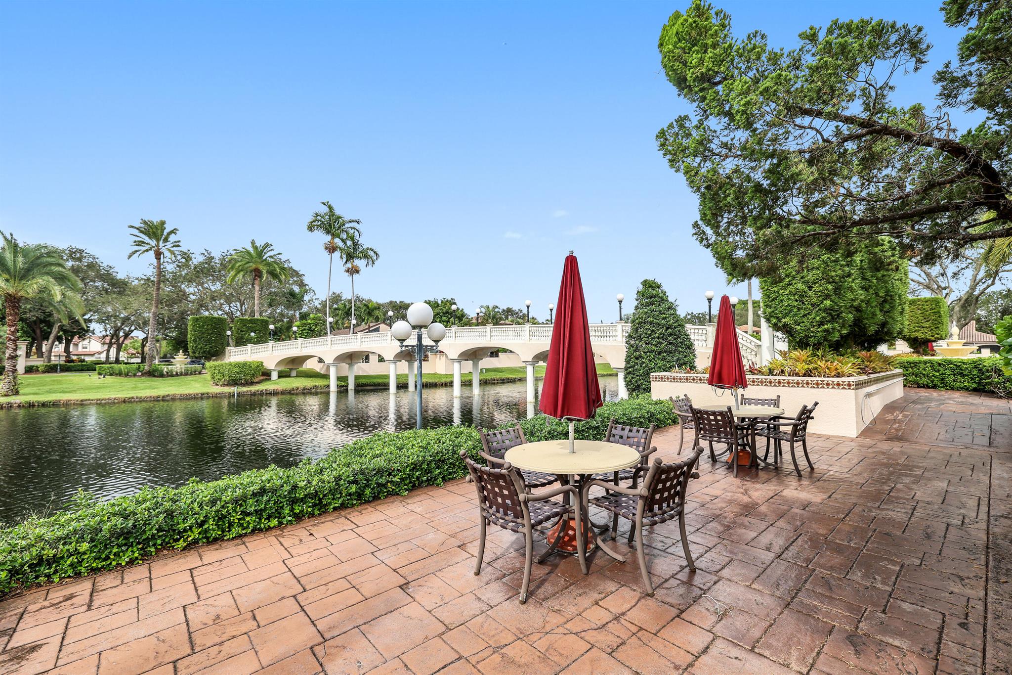 VILLA DESTE CONDO - Residential