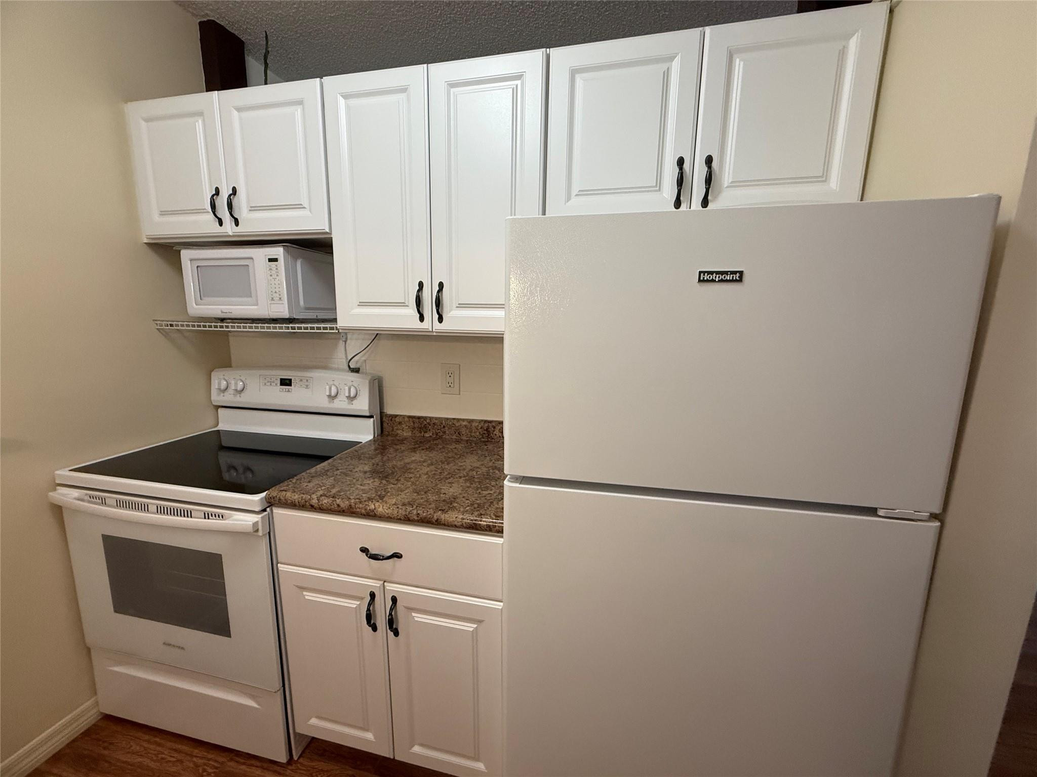 Rolen Lake - Residential