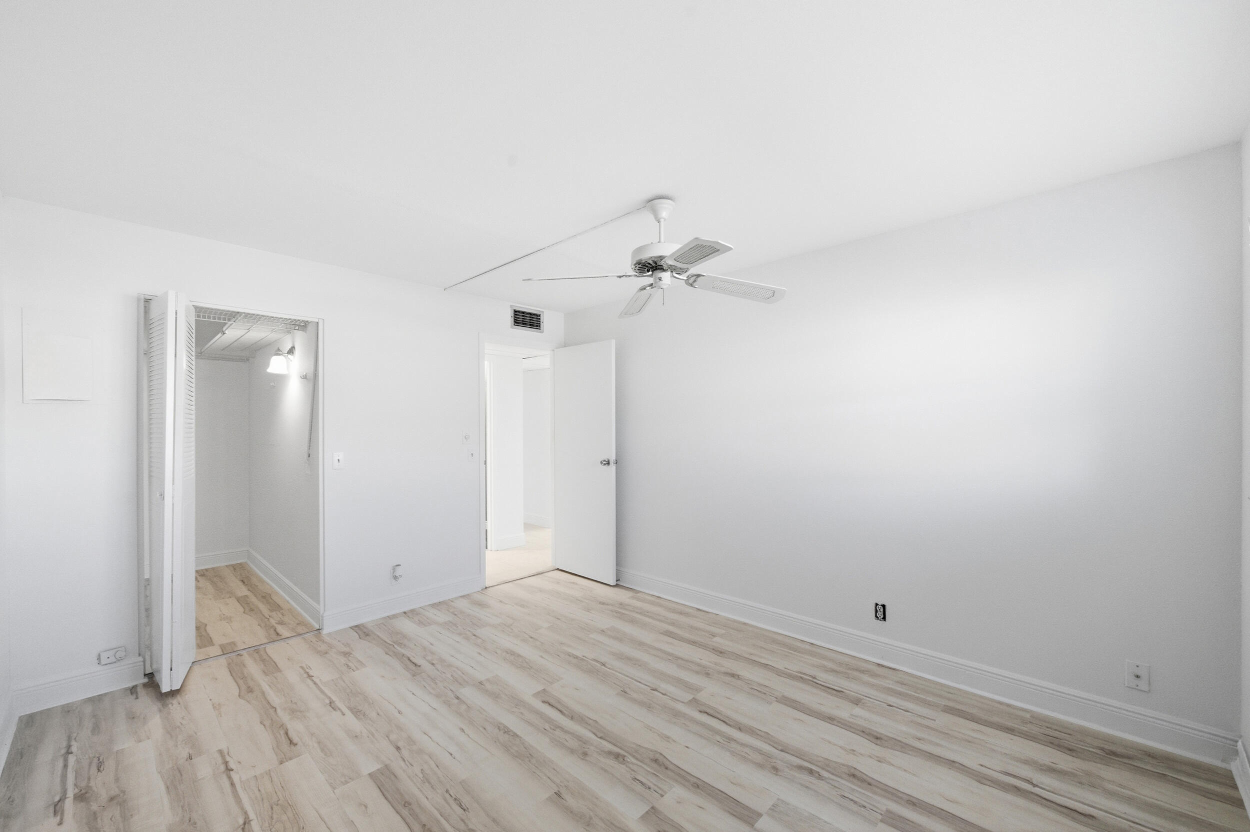 KINGS POINT BRITTANY CONDOS - Residential