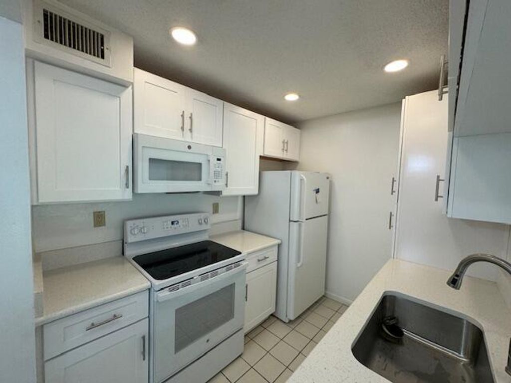 Photo of 2506 SE Anchorage Cove #H-1, Port Saint Lucie, FL 34952 (MLS # R10987064)
