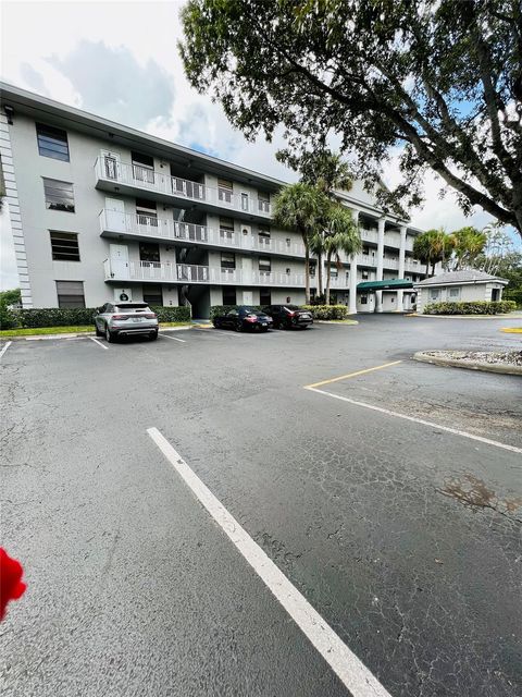 Condominium in Davie FL 1520 Whitehall Dr Dr.jpg