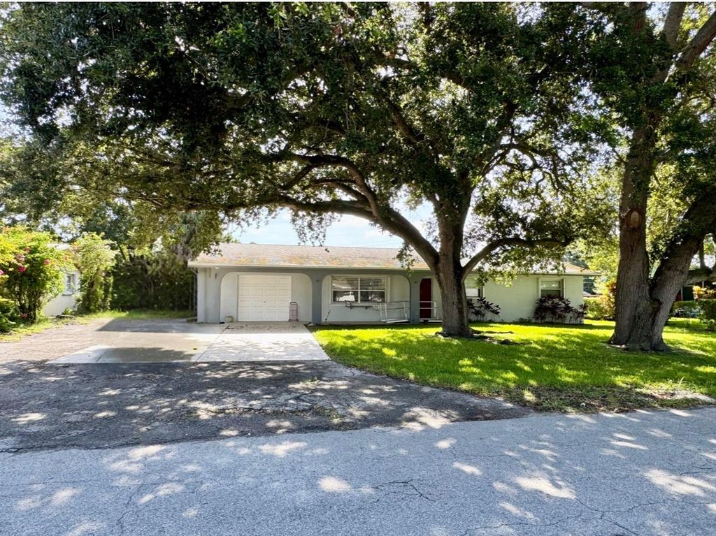 Photo of 3474 Southern Pines Dr, Fort Pierce, FL 34982 (MLS # F10539262)