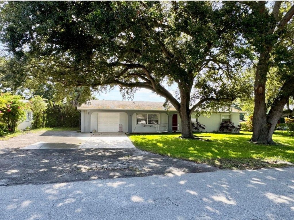 Photo of 3474 Southern Pines Drive, Fort Pierce, FL 34982 (MLS # F10539262)