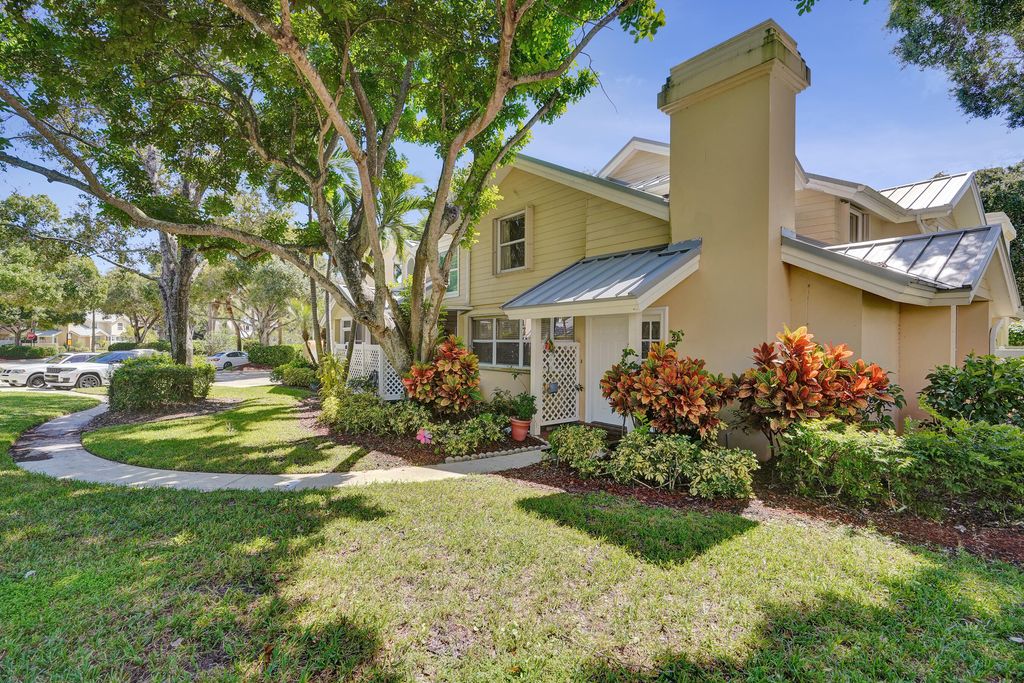 Photo of 2401 Amherst Court, Boynton Beach, FL 33436 (MLS # R11134030)