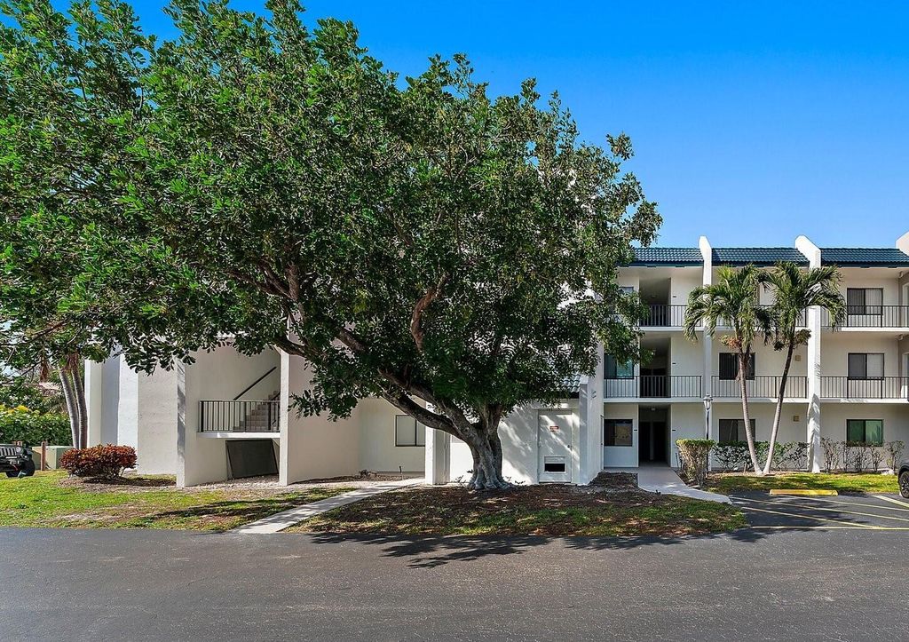 Photo of 1605 S Us Highway 1 #V6-104, Jupiter, FL 33477 (MLS # R11011769)