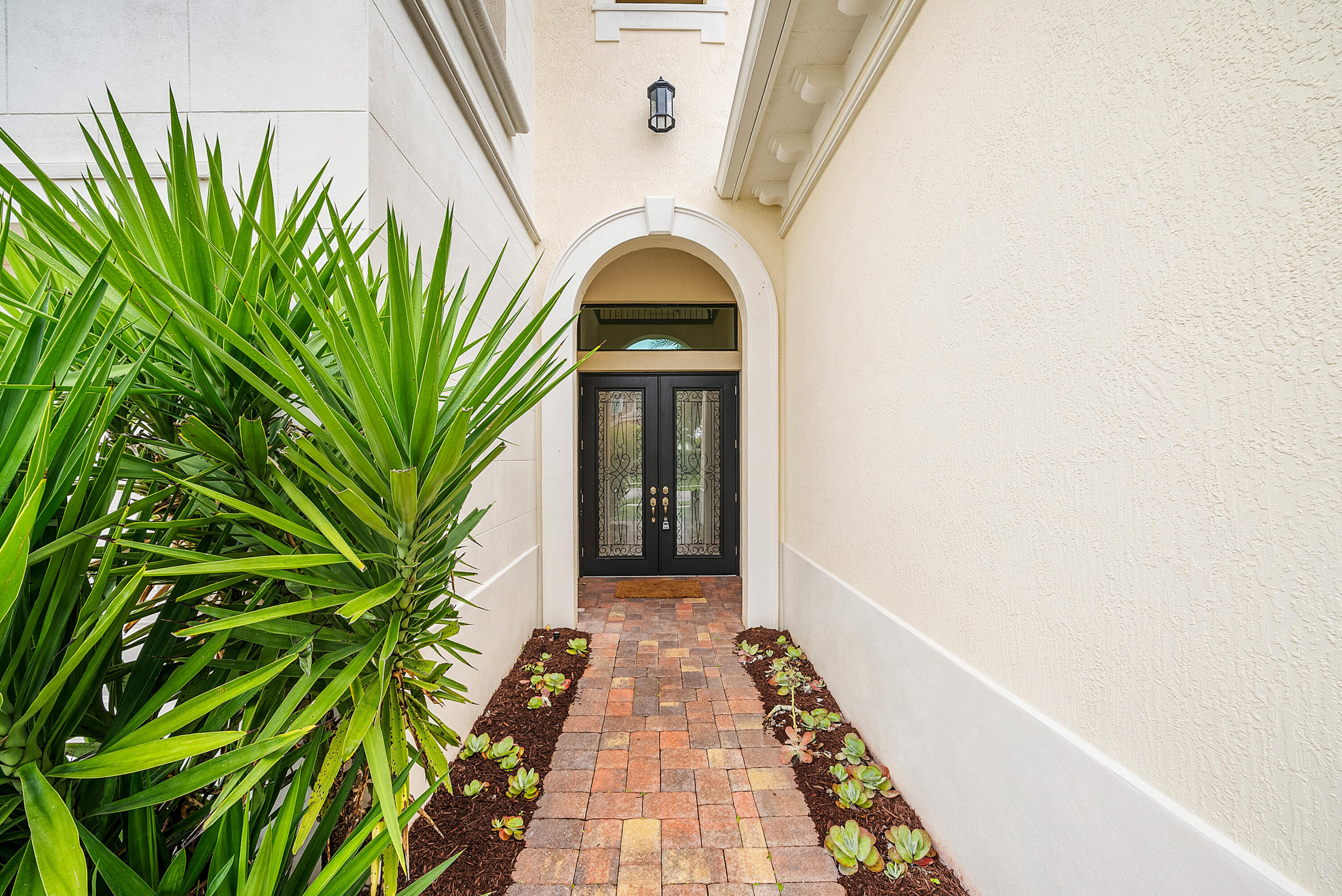 PALM MEADOWS ESTATES - Residential