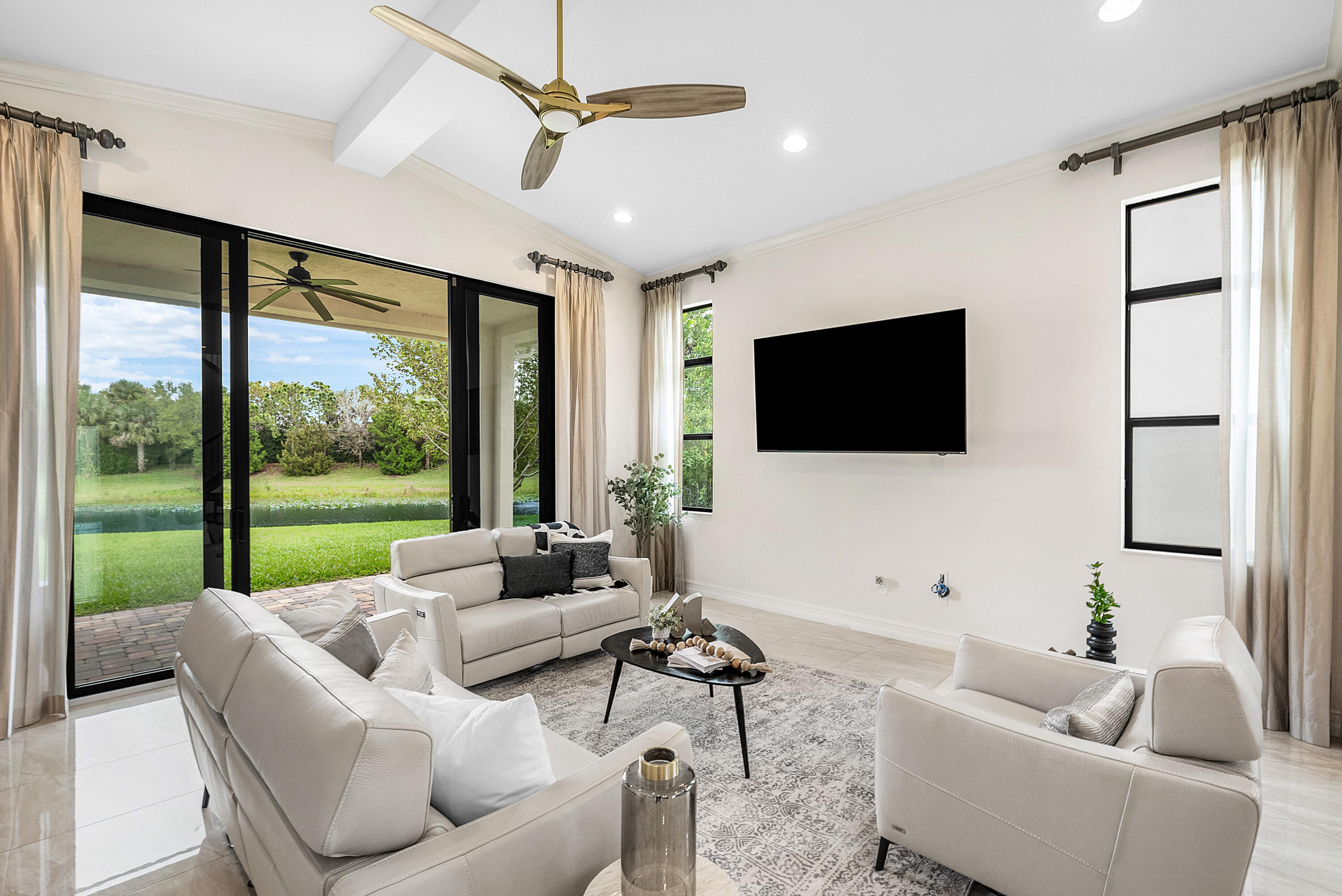 PALM MEADOWS ESTATES - Residential