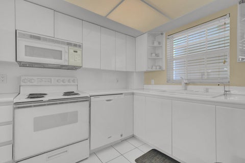 Tiny photo for 140 NE 28th Avenue #502, Pompano Beach, FL 33062 (MLS # B26027582)