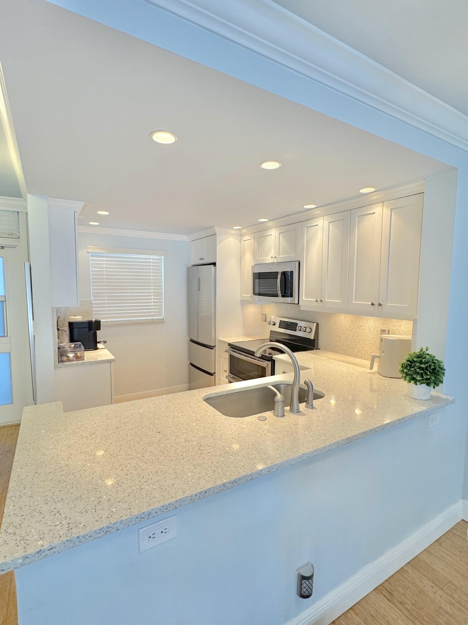 OCEAN SOUNDS CONDO - Residential