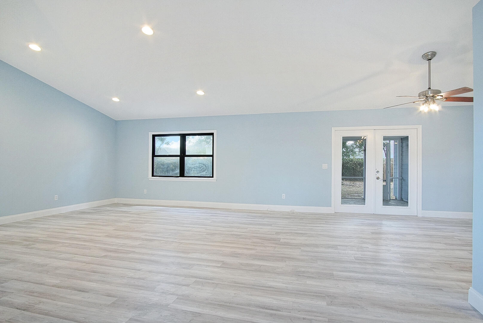 211 SW North Wakefield Circle