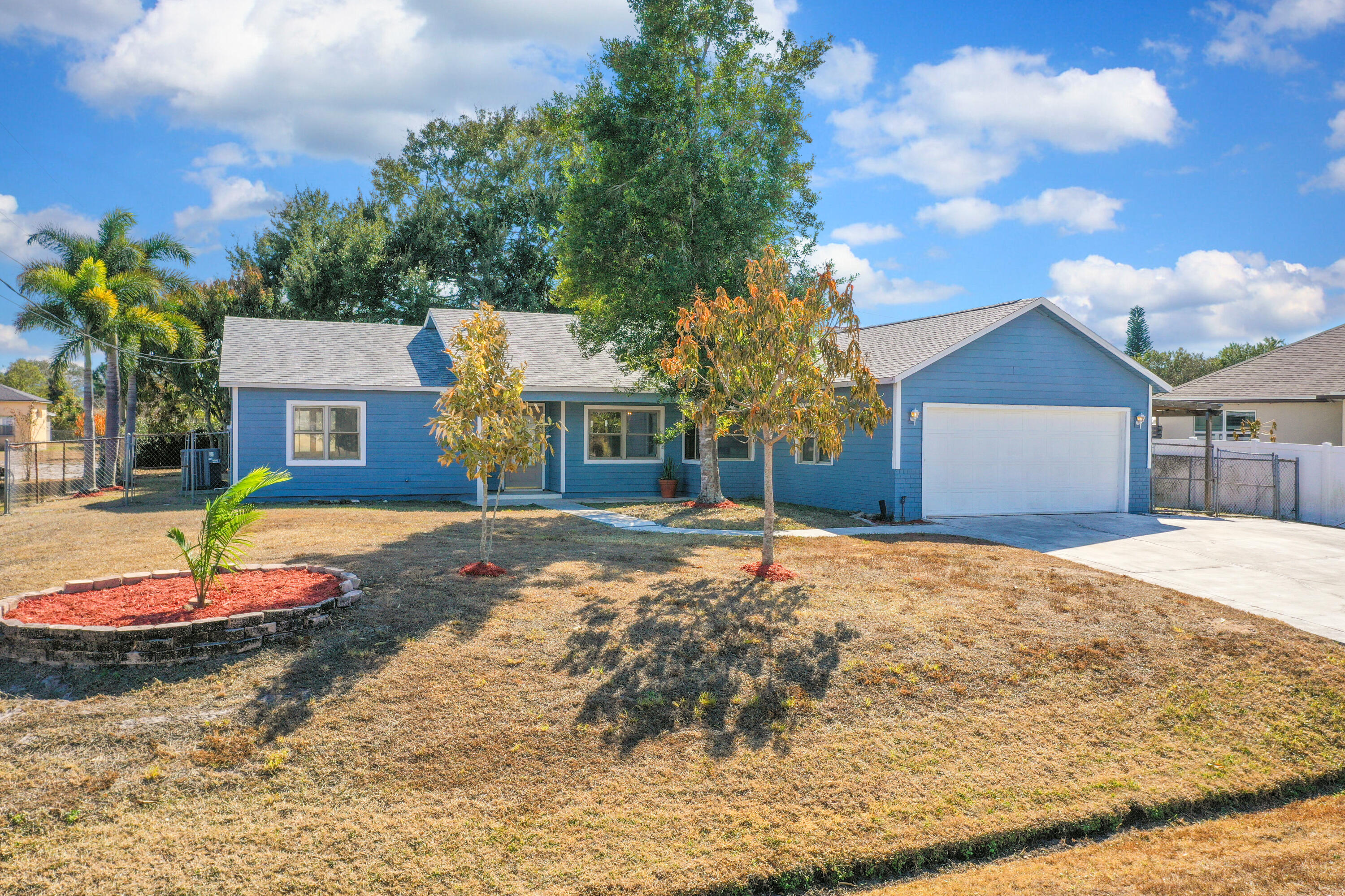 211 SW North Wakefield Circle