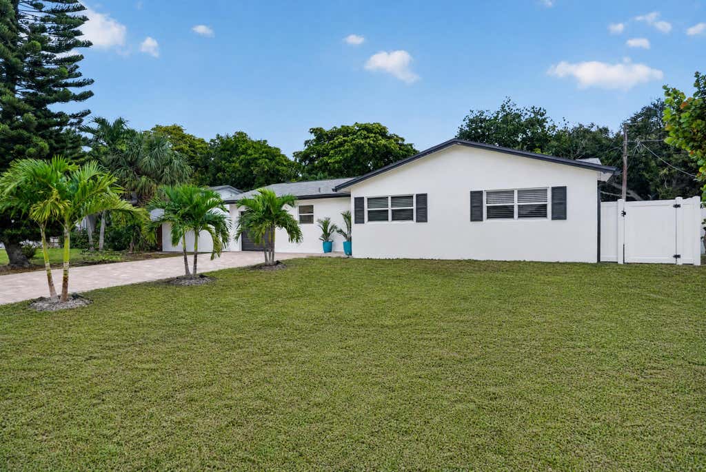 Photo of 2521 Jaeger Drive, Delray Beach, FL 33444 (MLS # B26067233)