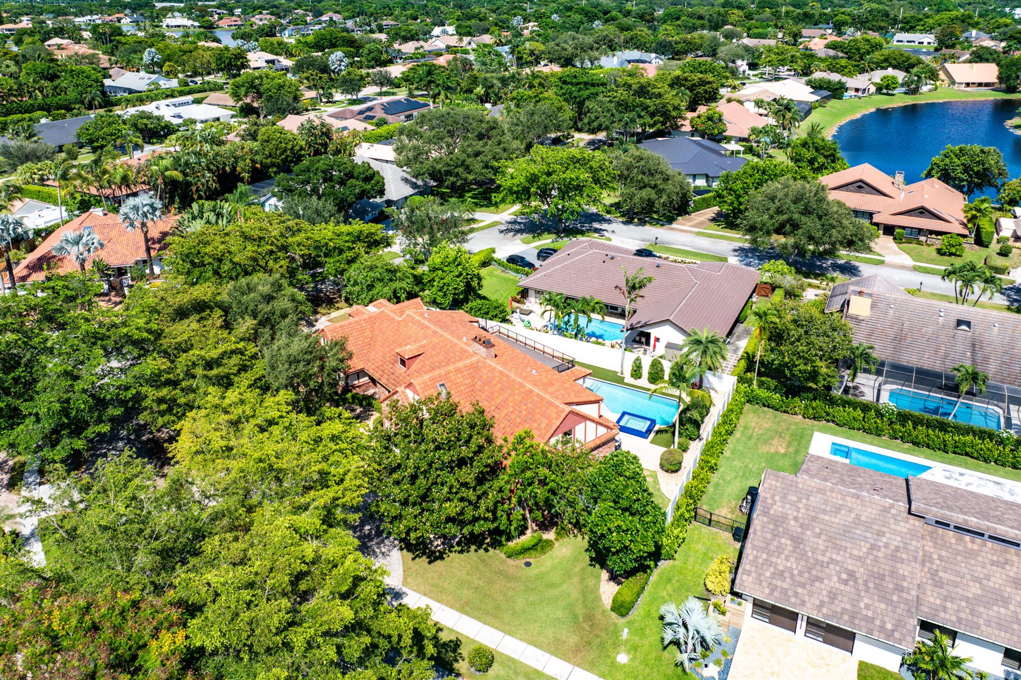 WOODFIELD HUNT CLUB - Residential