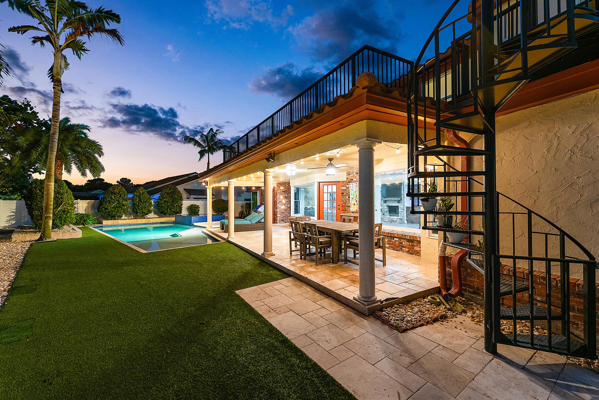 WOODFIELD HUNT CLUB - Residential