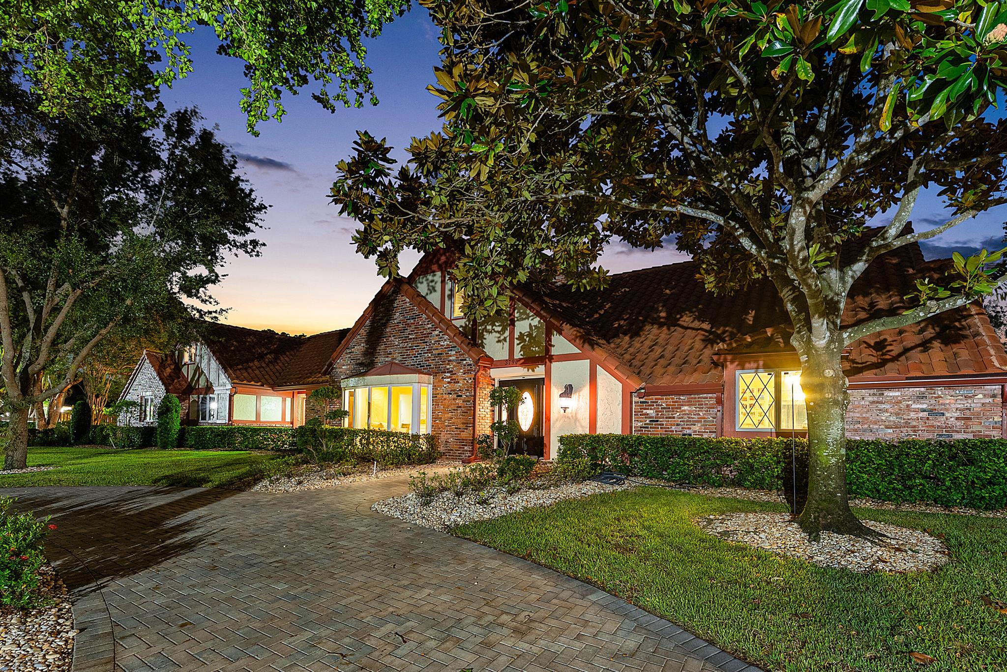 WOODFIELD HUNT CLUB - Residential