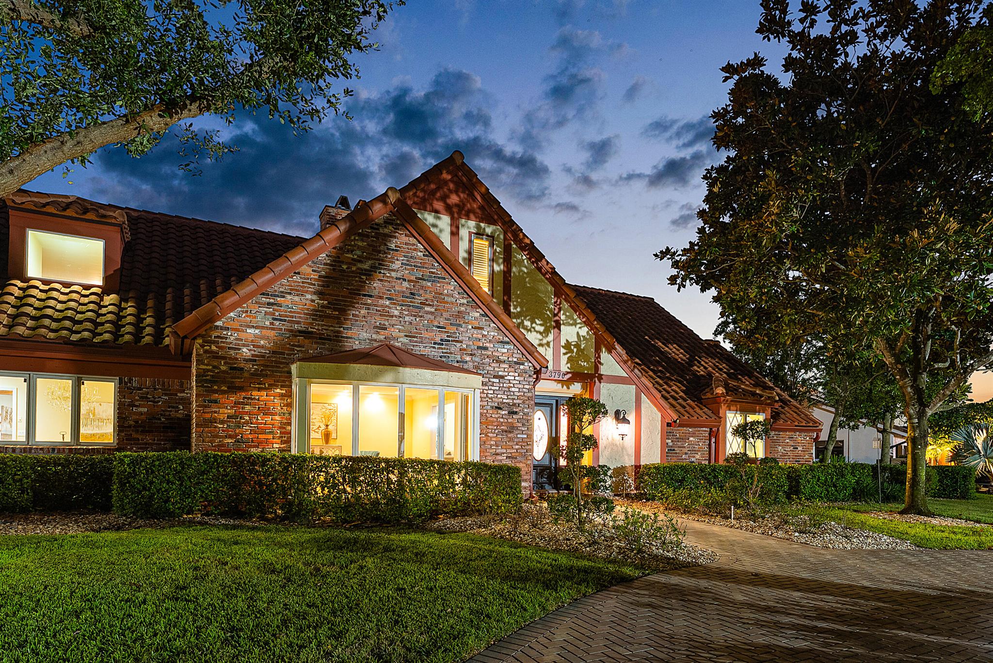 WOODFIELD HUNT CLUB - Residential