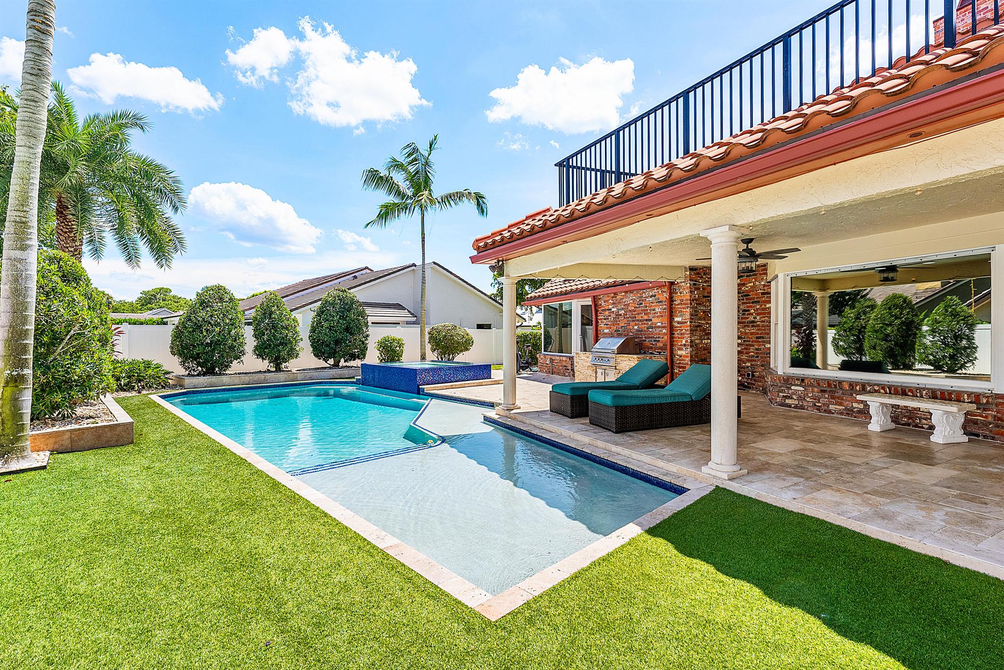 WOODFIELD HUNT CLUB - Residential