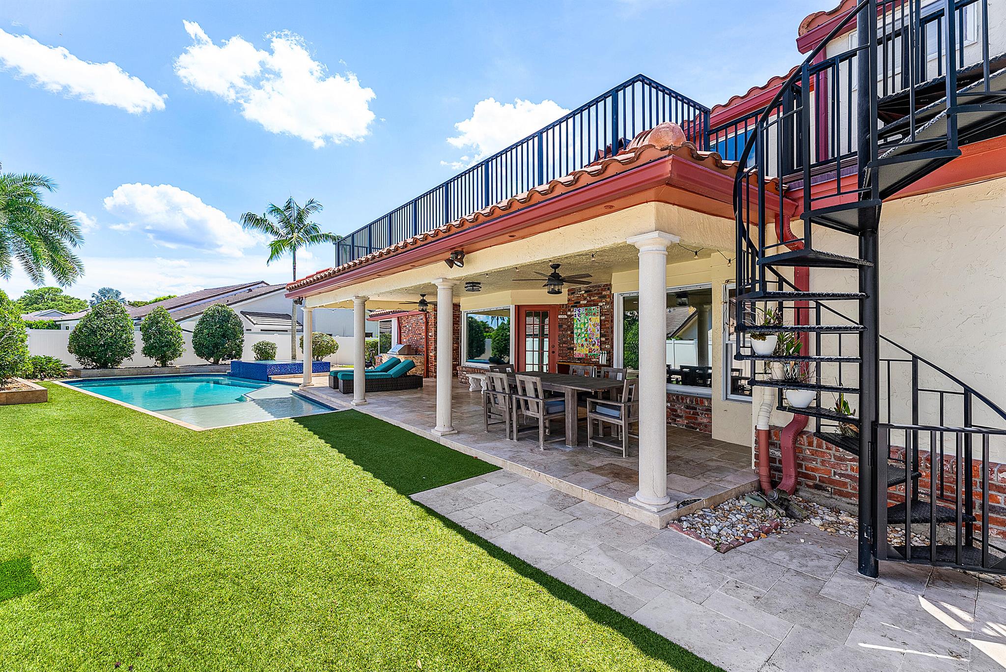 WOODFIELD HUNT CLUB - Residential