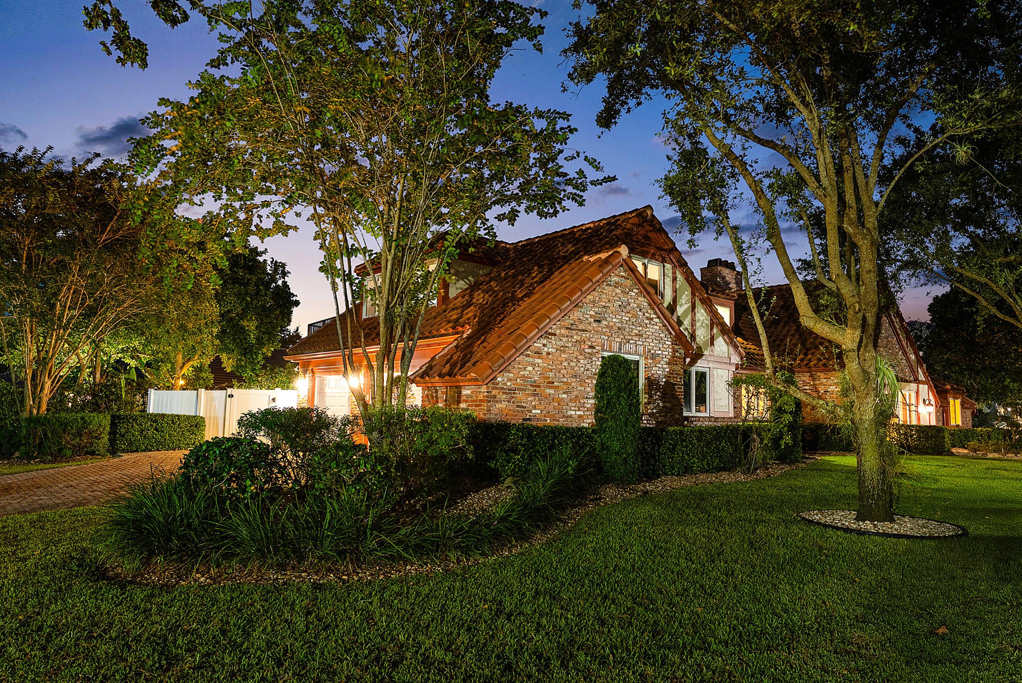 WOODFIELD HUNT CLUB - Residential