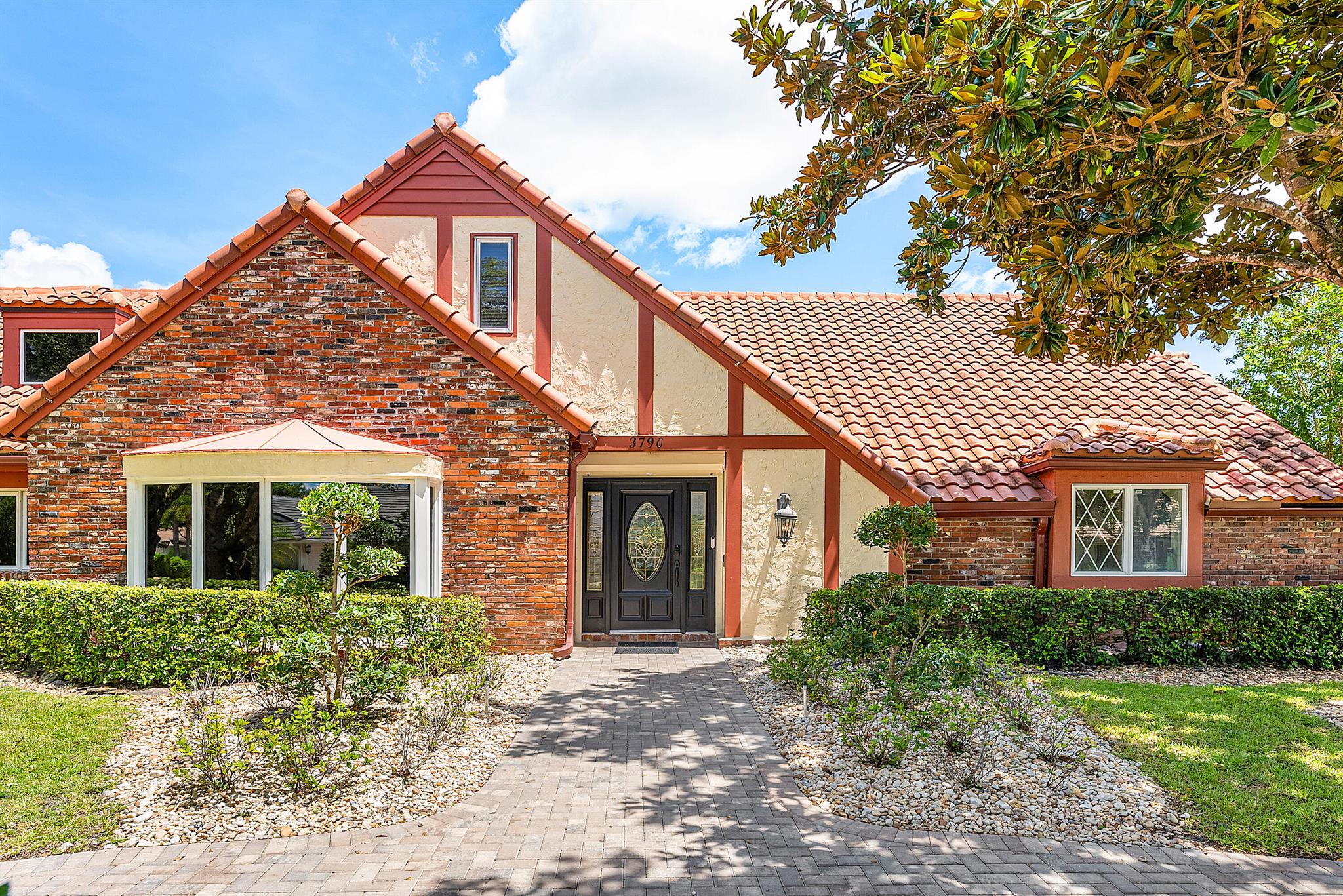 WOODFIELD HUNT CLUB - Residential