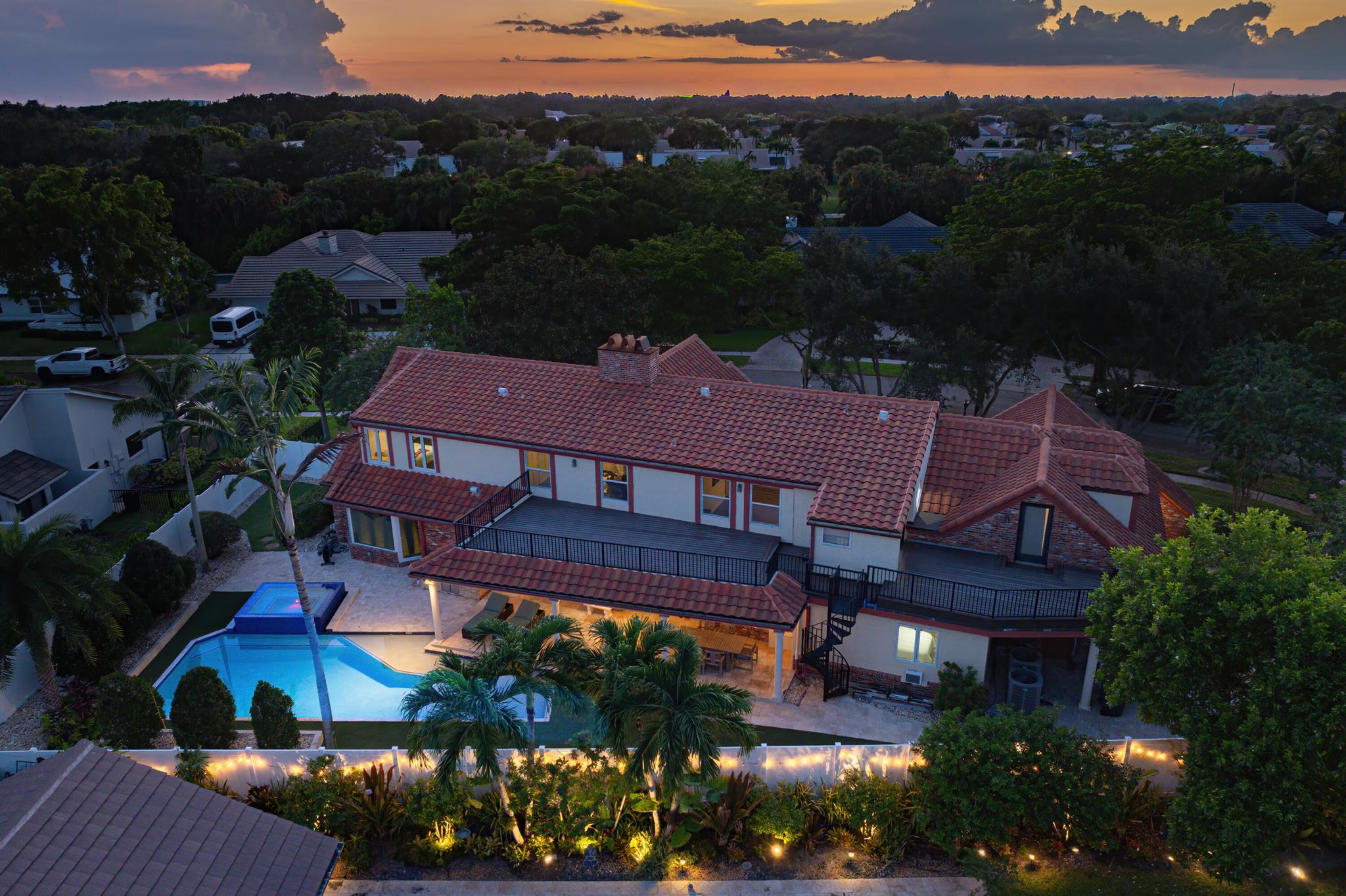 WOODFIELD HUNT CLUB - Residential