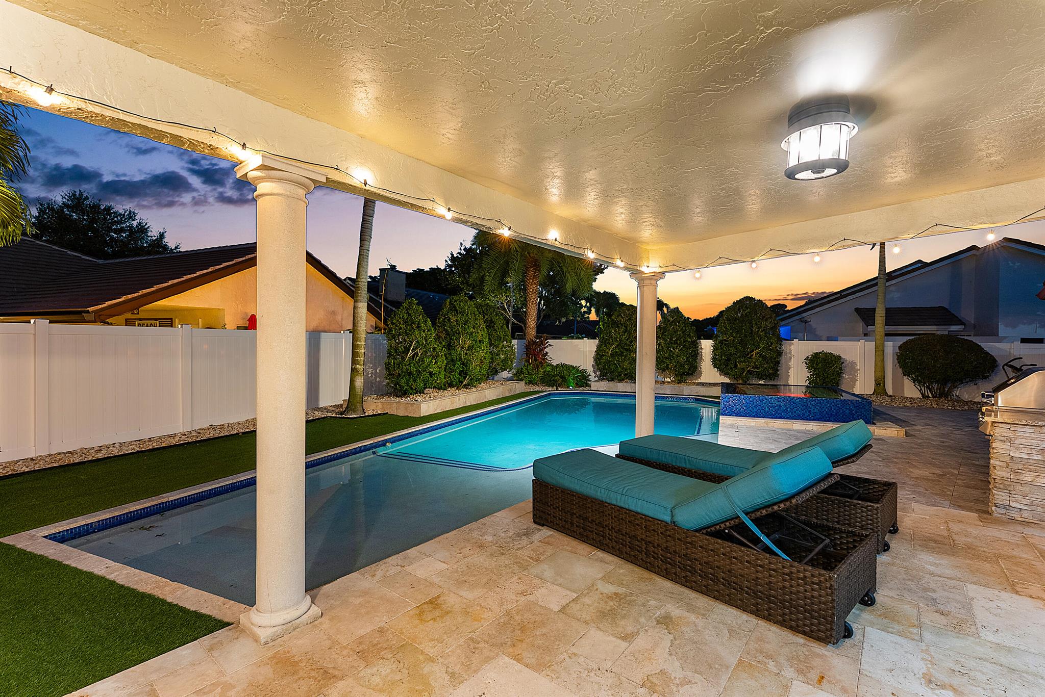 WOODFIELD HUNT CLUB - Residential