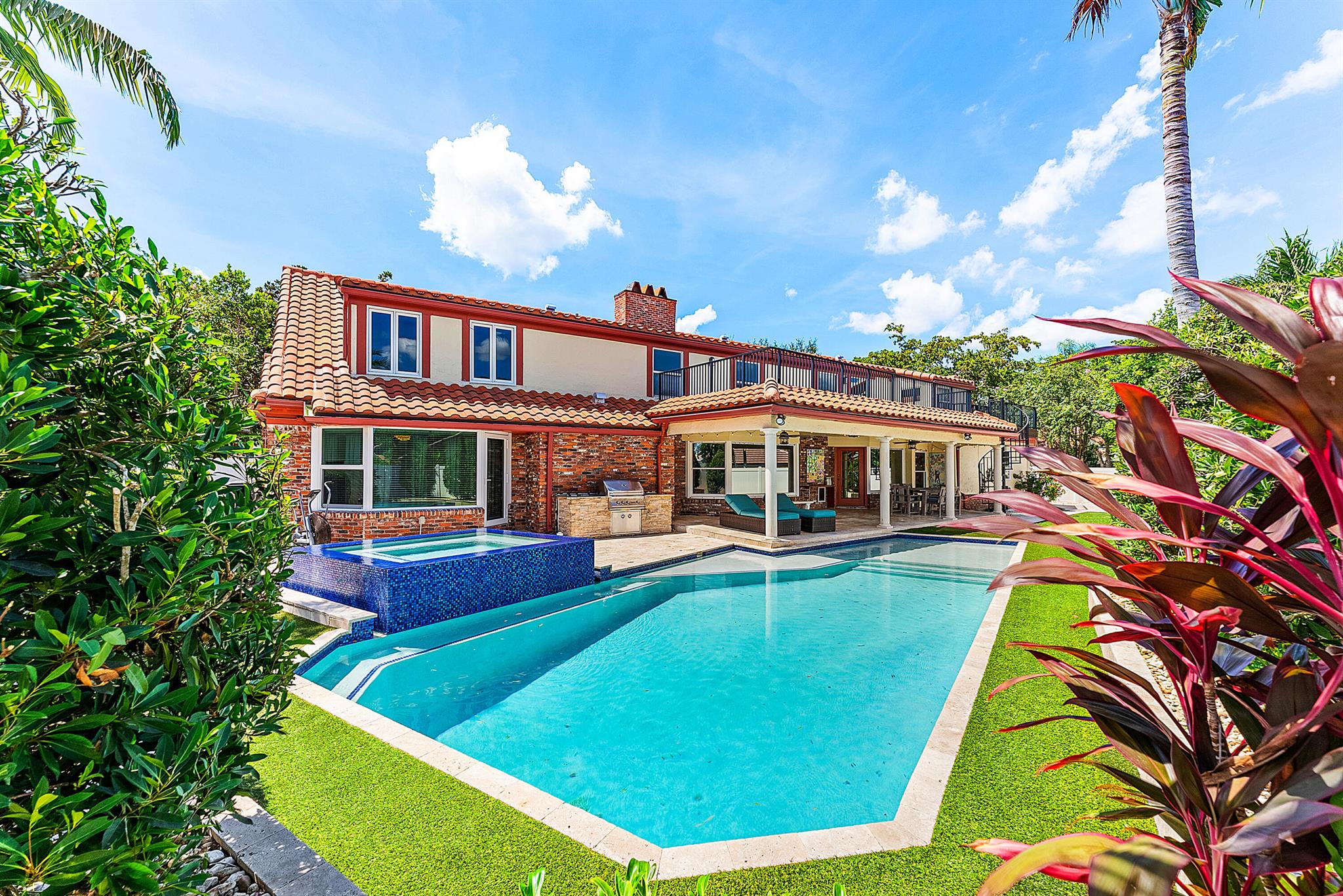 WOODFIELD HUNT CLUB - Residential