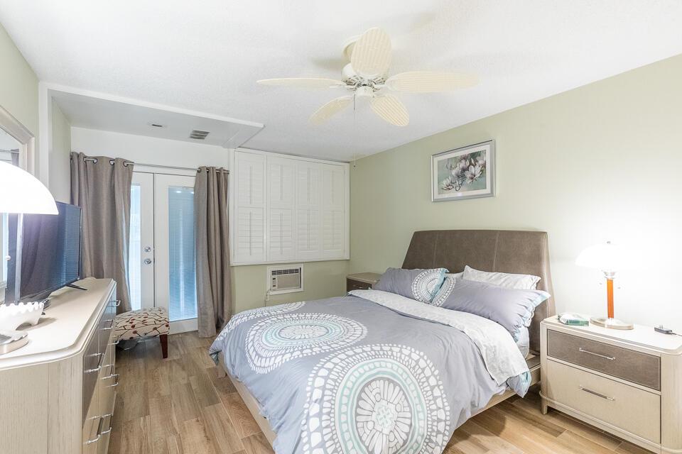 VILLAS OF SANDPIPER BAY U - Residential