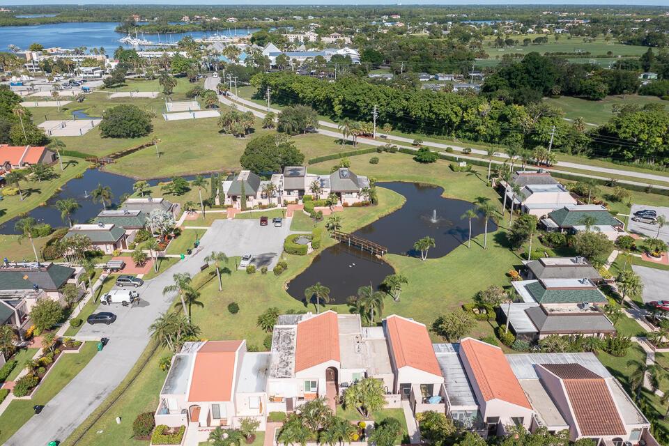 VILLAS OF SANDPIPER BAY U - Residential