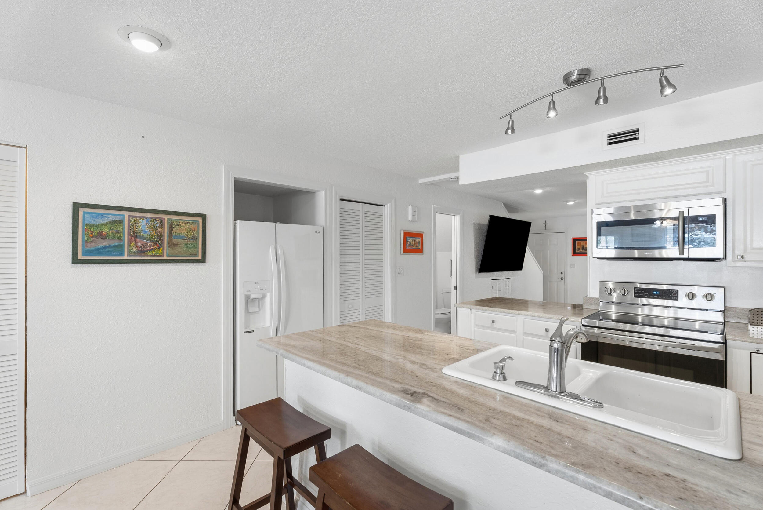 CORAL COVE BEACH SECTION 1 - Residential
