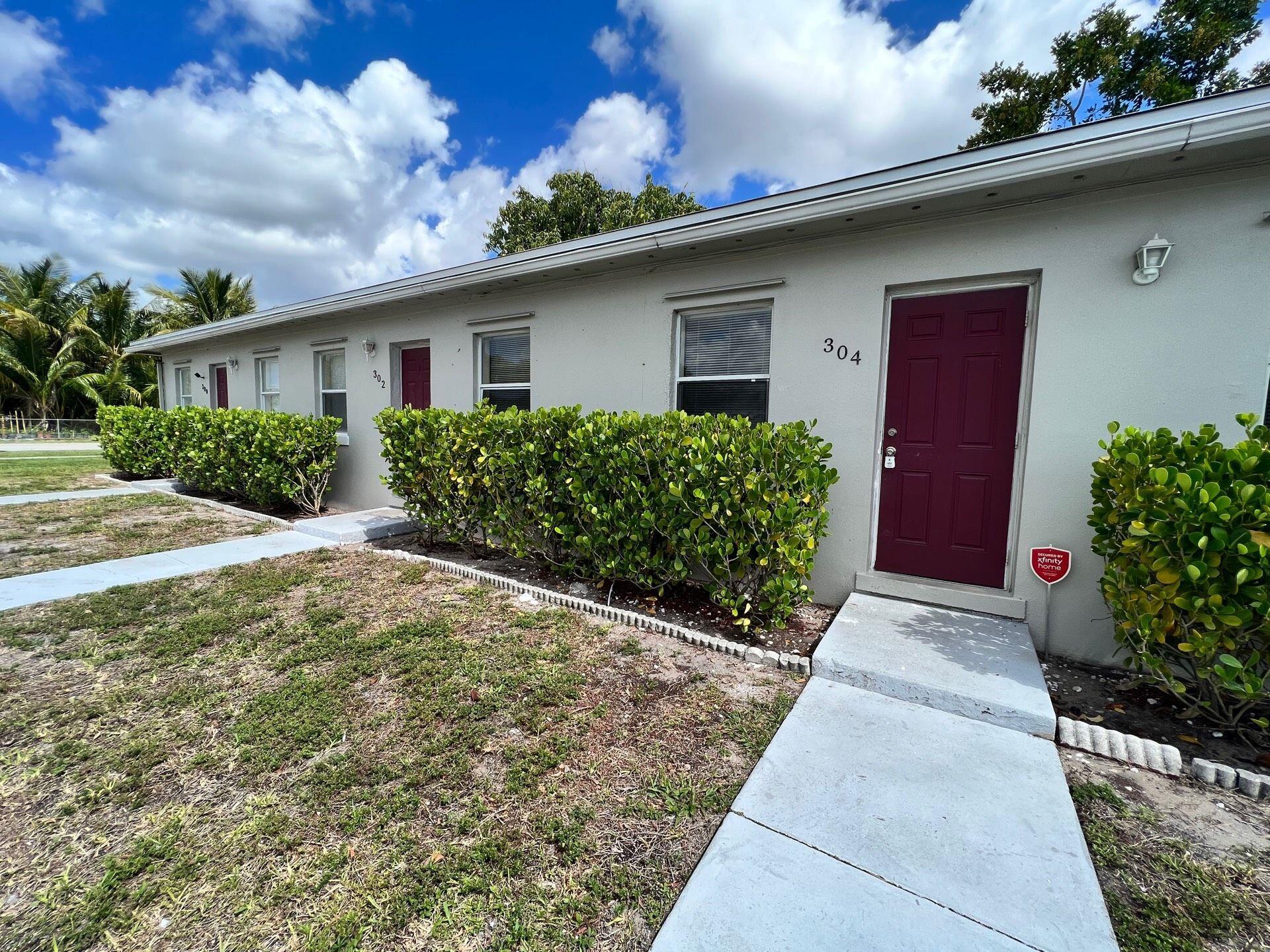 Summer Specials... First month and security deposit to move in! Nice and well-maintained 1/1 apartment available in Greenacres. Recently installed vinyl flooring. Central AC. Pets allowed. Close to everything - shopping, dining, and the beach. Fast and easy move-in process available. Don't miss out on the opportunity to make this delightful apartment your own - schedule a viewing​​‌​​​​‌​‌​​​‌‌​​​‌‌‌​​‌​​‌‌​​​​ today!