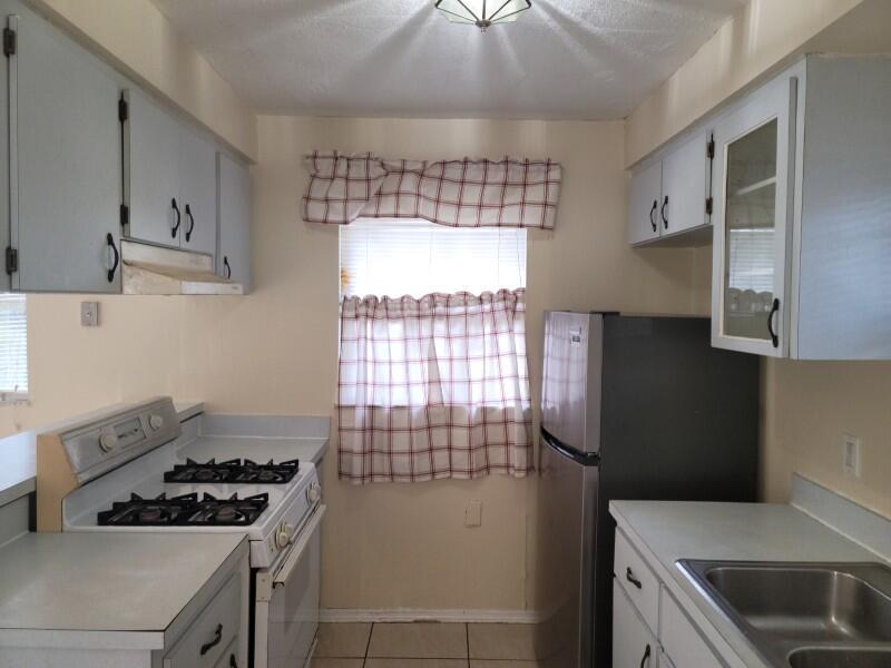 SHERATON PLAZA UNIT 4 REP - Residential Lease