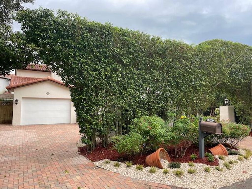 Photo of 798 NW 6th Drive, Boca Raton, FL 33486 (MLS # R11039575)