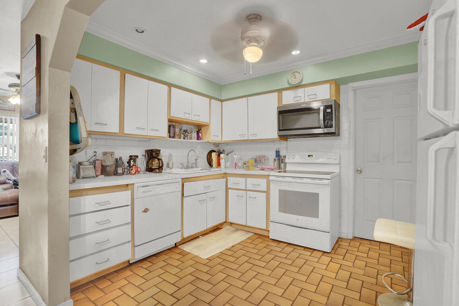 AMERICAN HOMES AT BOCA RA - Residential