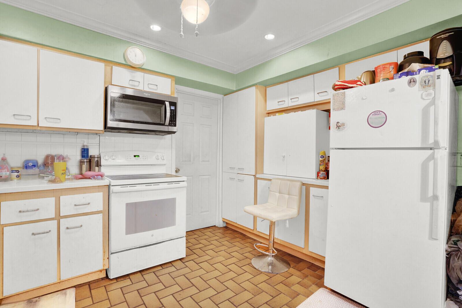 AMERICAN HOMES AT BOCA RA - Residential