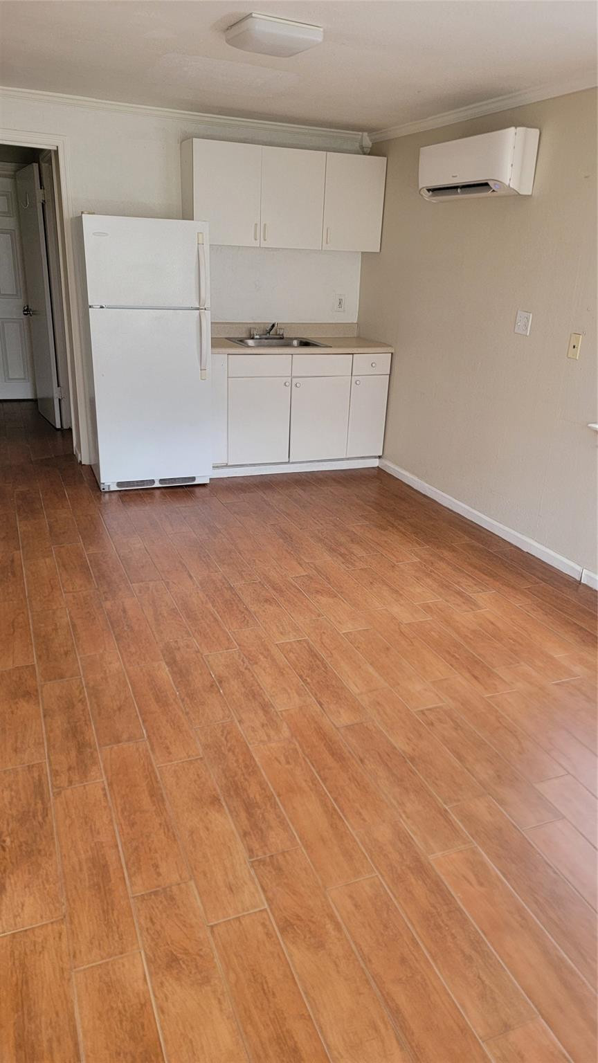 Mic-Lil Estates 36-25 B - Residential Lease